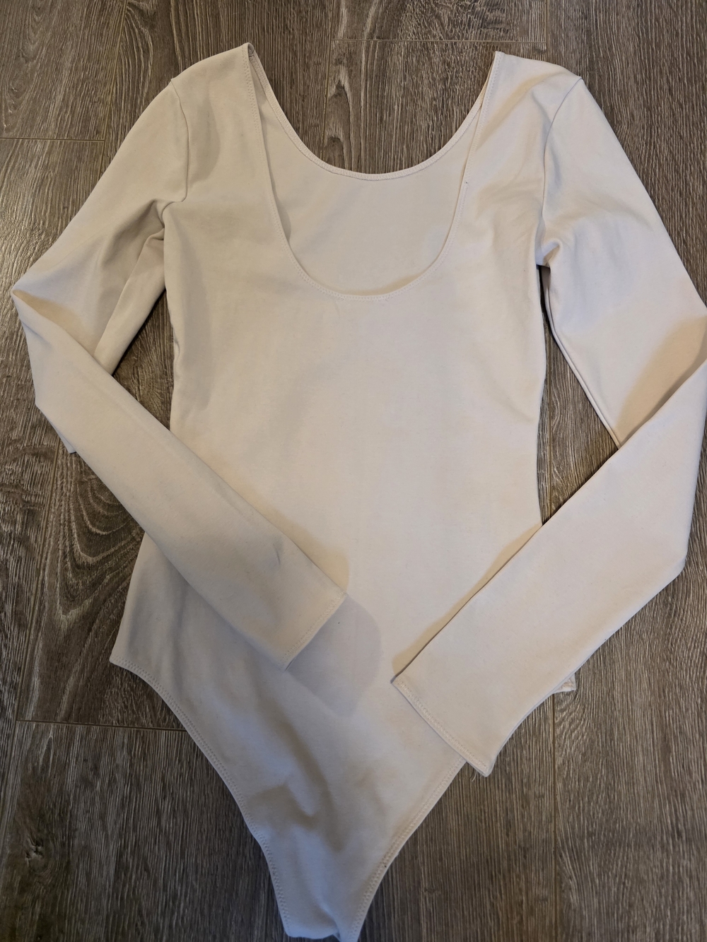 Wilfred Free Aritzia Beige Long Sleeve Bodysuit Size M | Scoop Neck Stretch - Picture 8 of 8